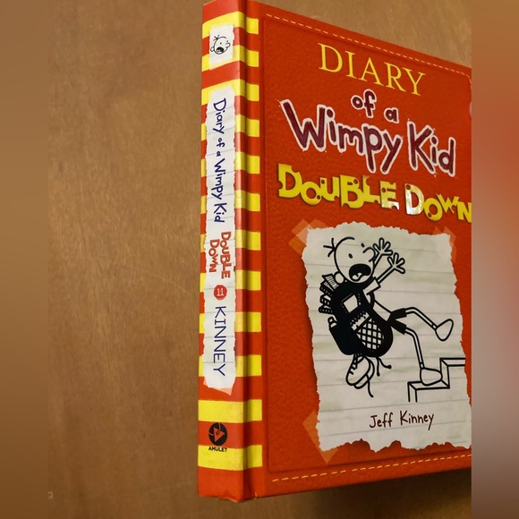Double Down / Diary of a Wimpy Kid book - Picture 4 of 7